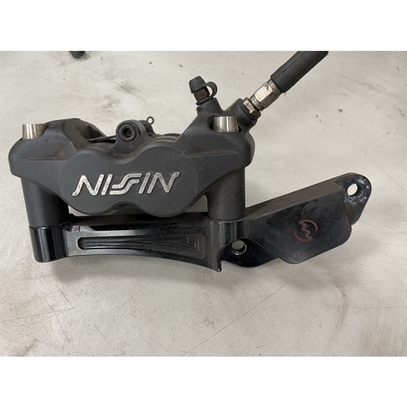Nissin對四幅射卡鉗 幅卡鎖孔108mm +1/2總泵 卡鉗座r3可用