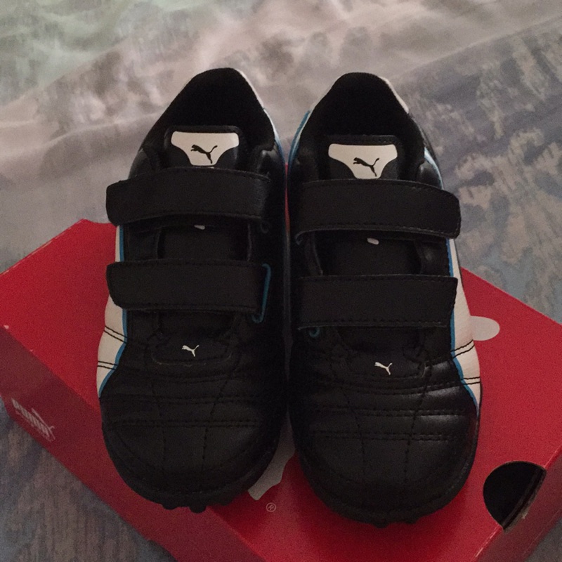 全新 PUMA 兒童足球鞋 17號