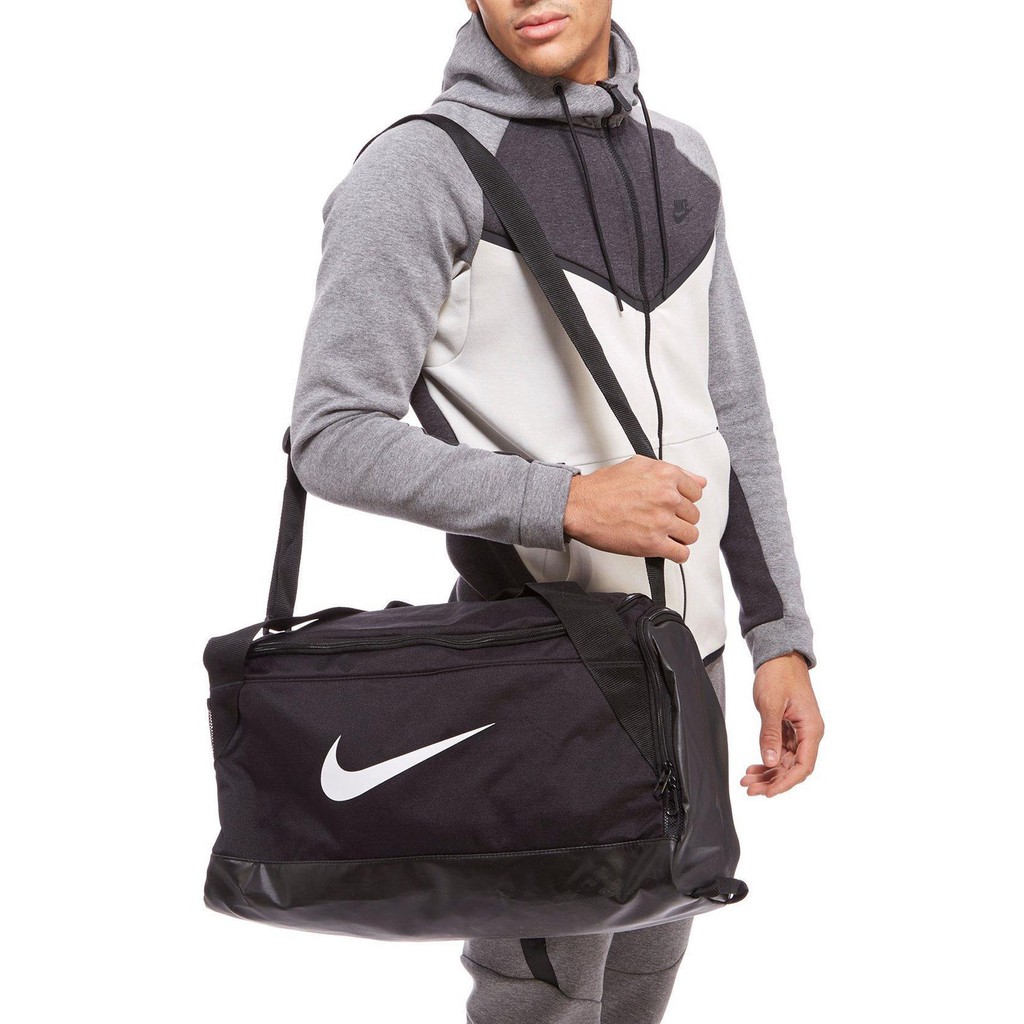 nike brasilia holdall small