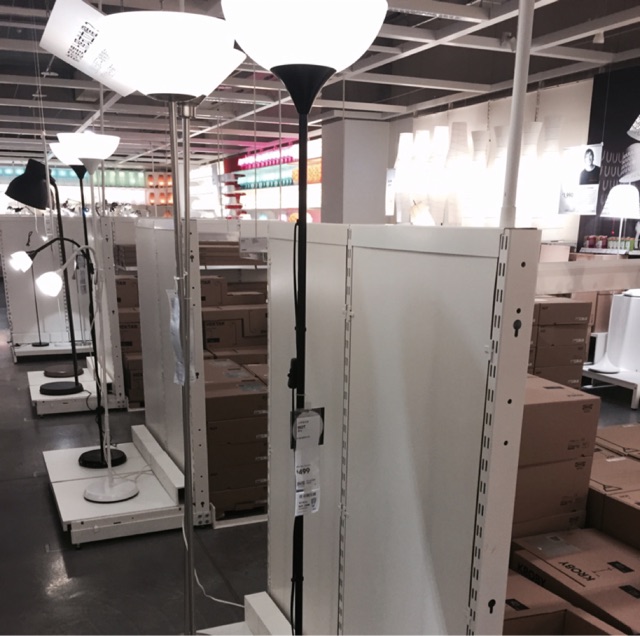 ikea 上照落地燈