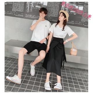 【COUPLE】2022情侶裝🔥🔥夏裝新款不一樣的V領簡單連衣裙女白色短袖T恤男短褲潮