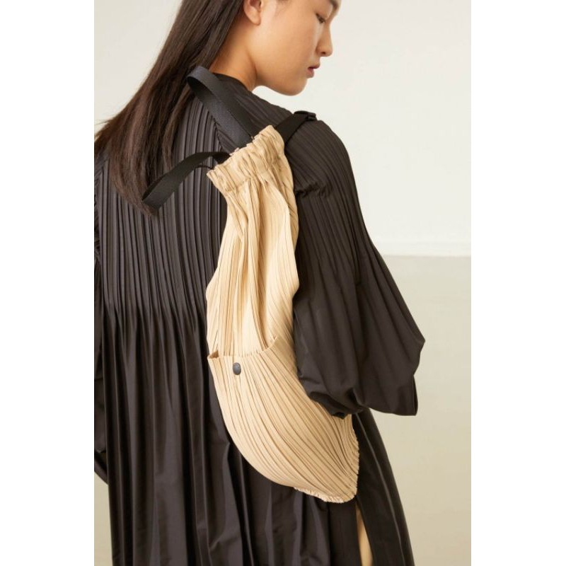 Pleats please 黑色皺摺後背包