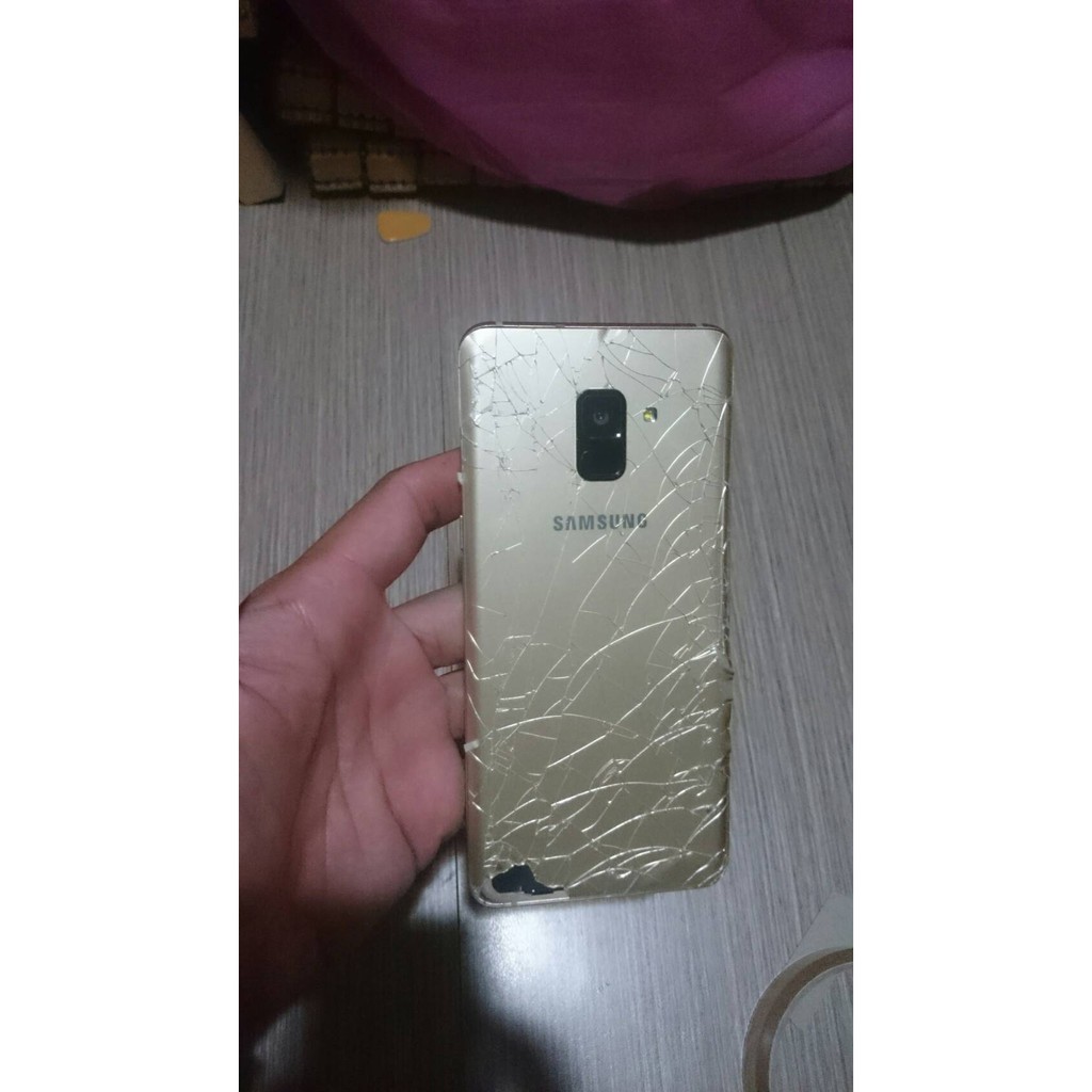 SAMSUNG Galaxy A8+ (2018)故障機金色