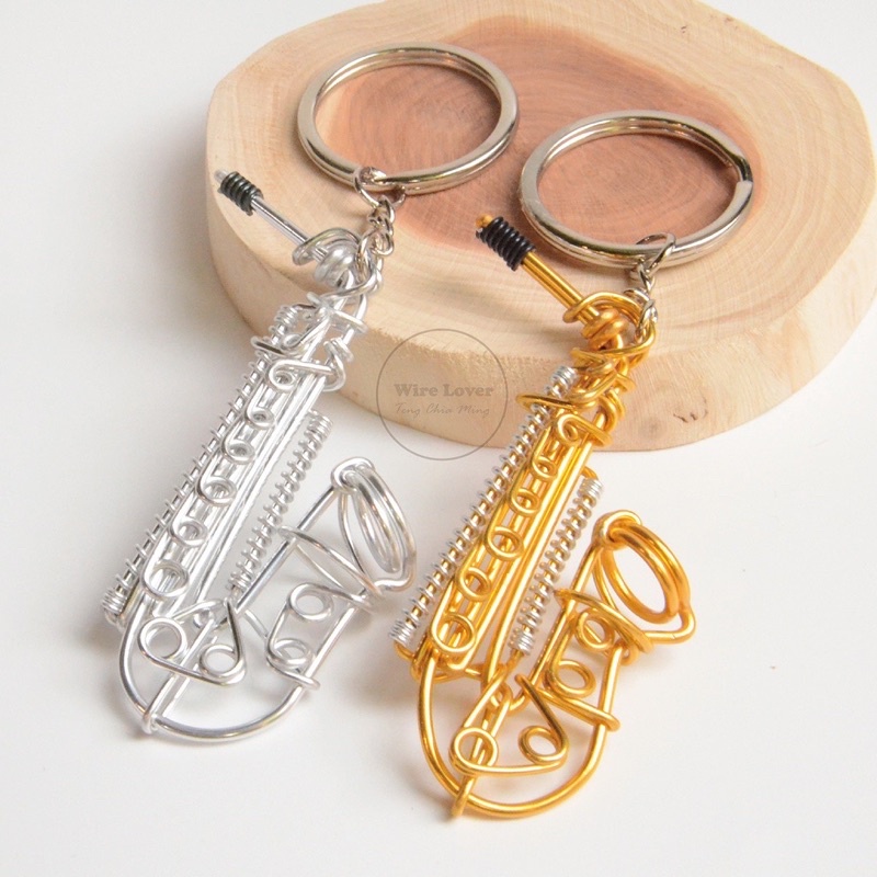 鋁線 樂器薩克斯風 Saxphone 鑰匙圈 吊飾 紀念品 音樂 樂團 樂器鑰匙圈 橘高校 橘色惡魔 爵士樂