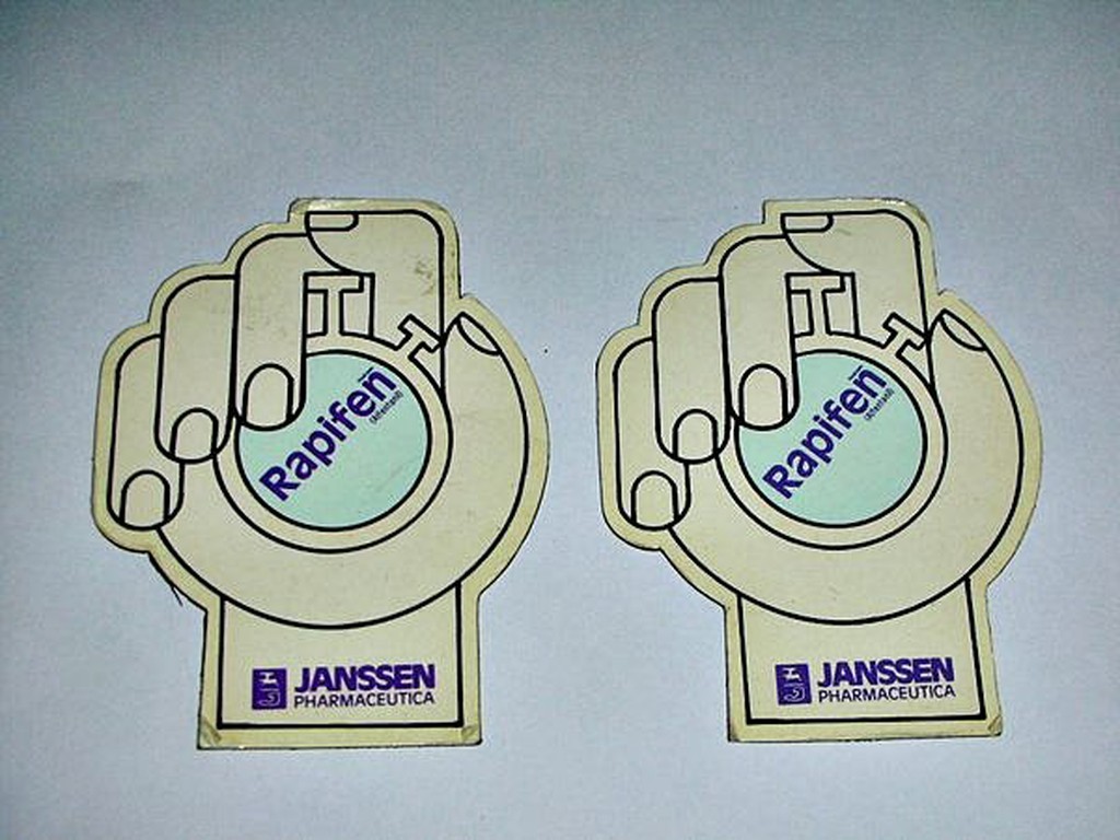 L.(企業寶寶玩偶娃娃)少見Rapifen JANSSEN管制止痛藥濫用磁鐵(冰箱貼)2片--值得收藏!