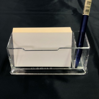 塑膠透明名片架 卡片架 小型DM架❗️旁邊可以插筆哦👏