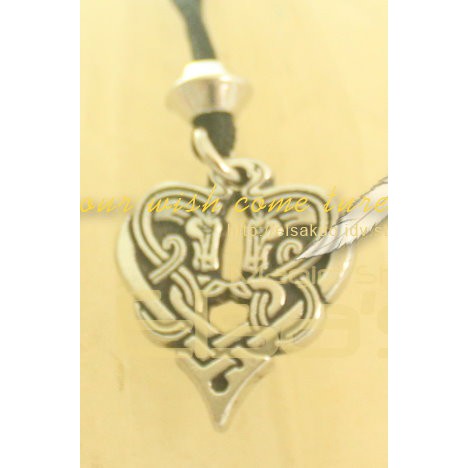 夢之谷魔法商店-美國進口特殊功能護符-馬之心(與馬連結,適合騎士) 雙面護符 賽馬娘必備