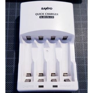 📣蝦咪攏屋📣 SANYO 三洋 智慧型充電器