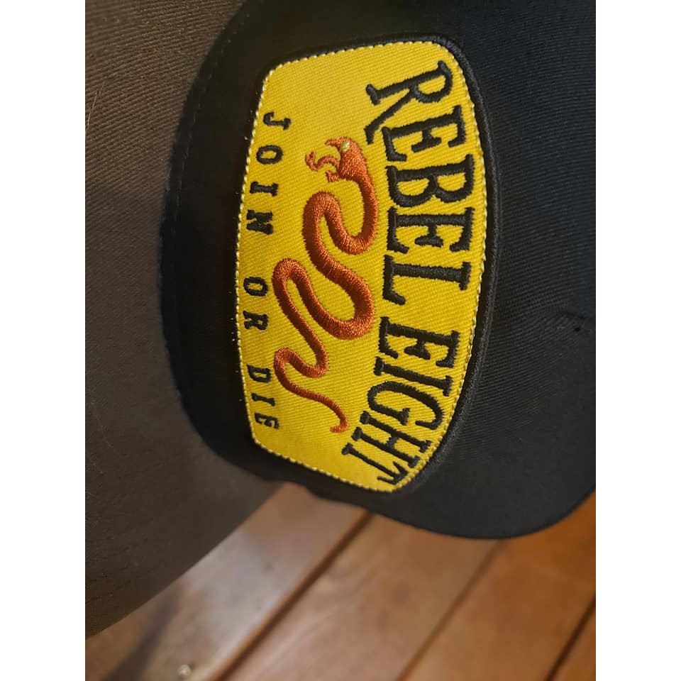 MQSHOP REBEL8 SNAPBACK 棒球帽