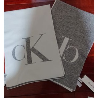 Calvin Klein 雙面圍巾