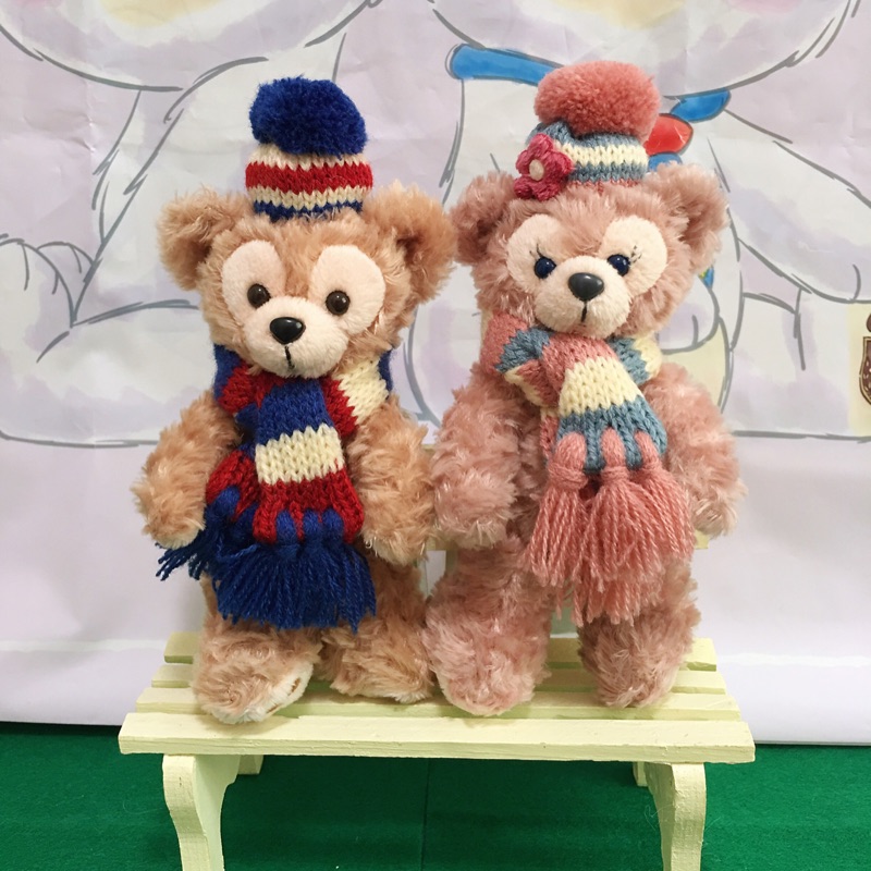 特價❤️ 🌟［日本迪士尼海洋樂園 ］絕版 冬季限定 條紋圍巾🧣毛帽 達菲 雪莉玫 站姿吊飾 娃娃