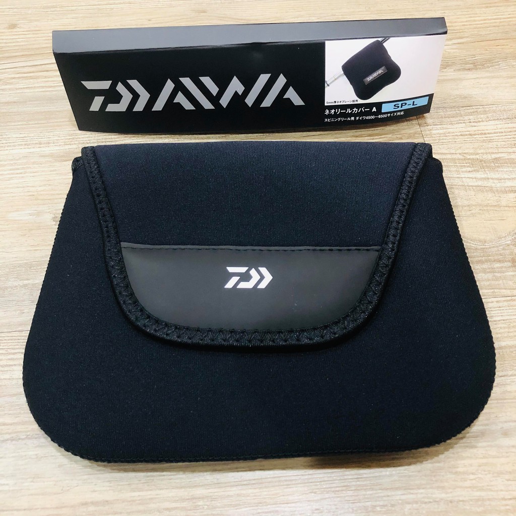 釣之夢 Daiwa 捲線器收納袋ネオリールカバー A 保護袋保護套厚度5mm 蝦皮購物