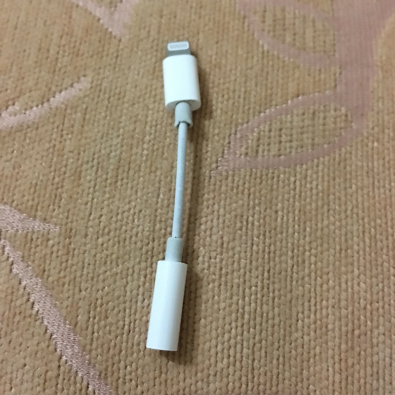二手蘋果原廠㊣ Apple Lightning 對 3.5 公釐耳機插孔轉接器(音源線) iPad/iPhone