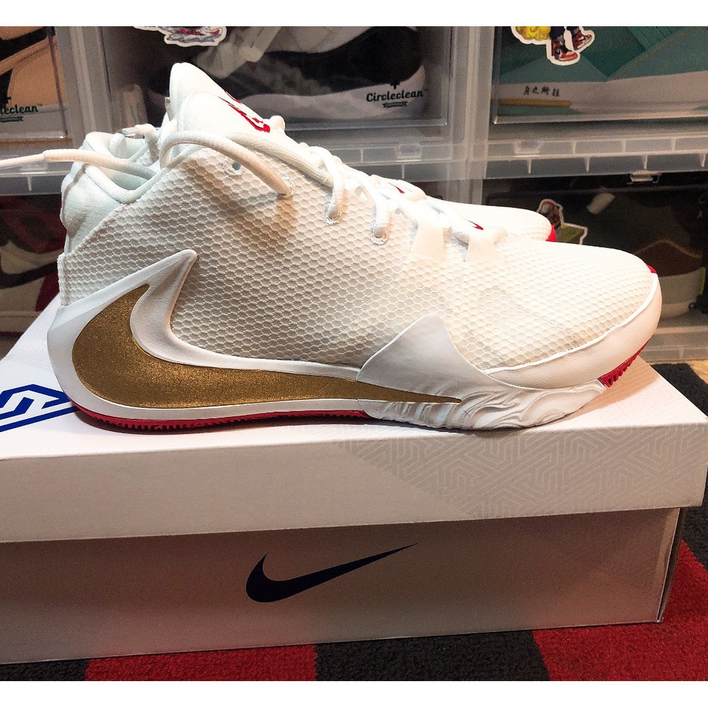 zoom freak 1 box