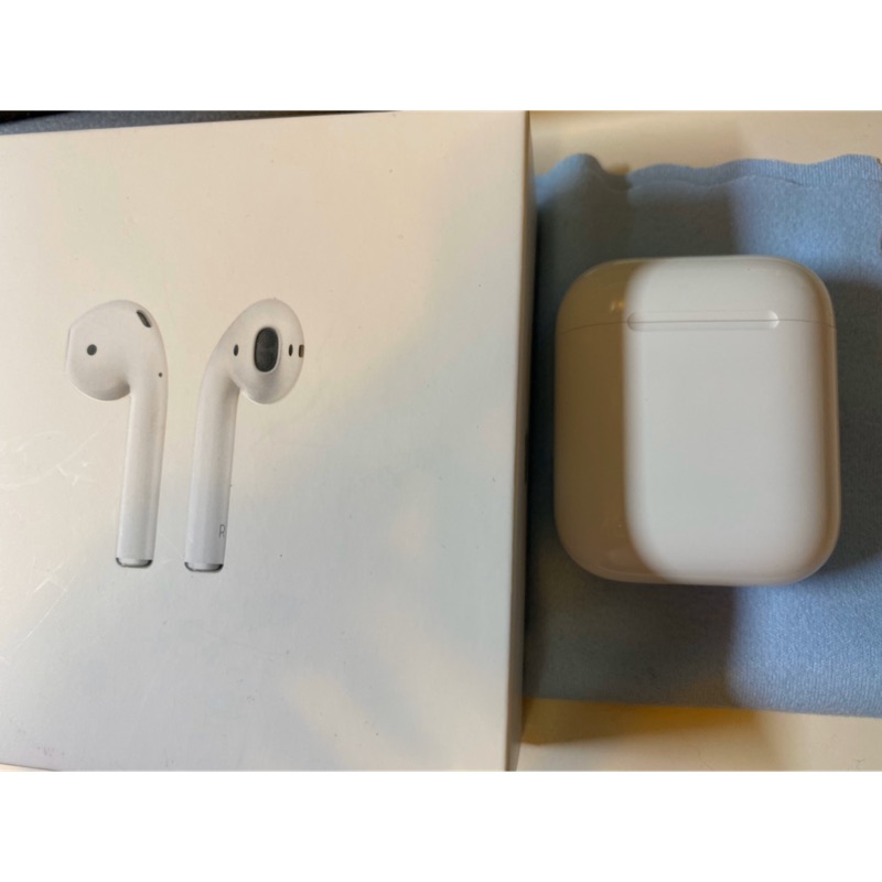 [二手] Apple AirPods 二代 有線充電 含盒子
