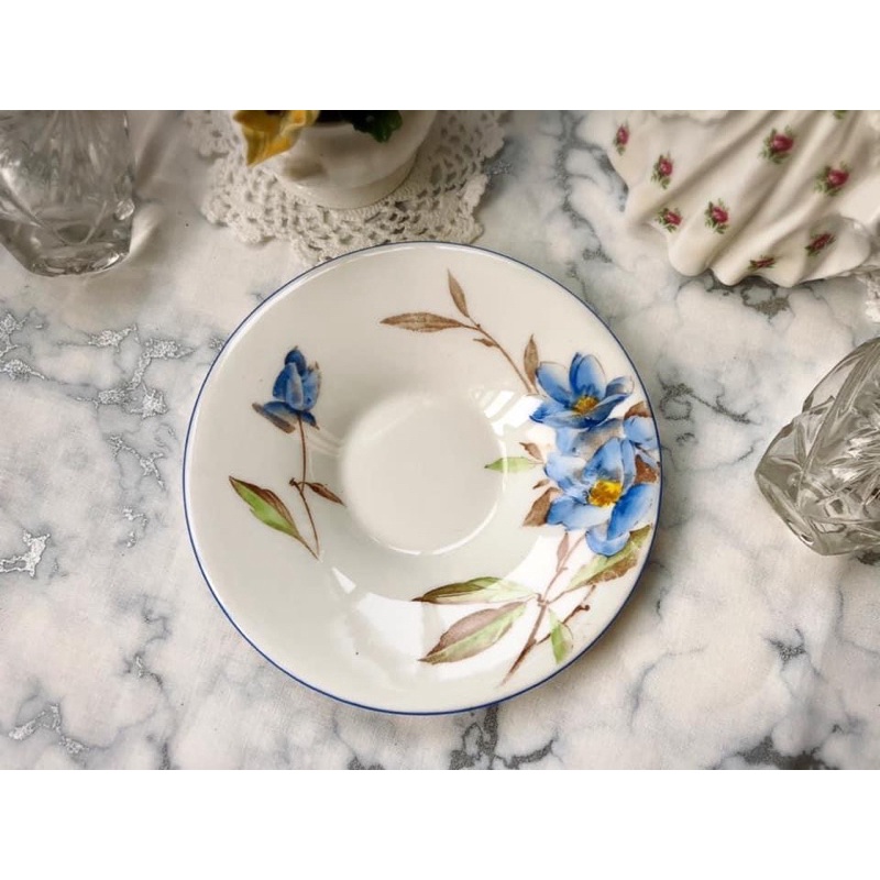 ▫️迷古Vintage▫️古董英國名瓷Shelley 罕見手繪美麗花卉骨瓷碟
