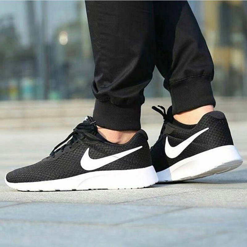 nike tanjun run small