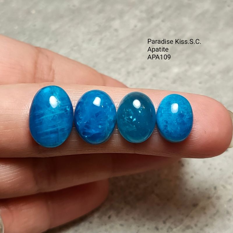 💎APA109.Apatite.天然藍磷灰石.深海藍色系.無孔完整體(鑲嵌款裸石).4顆1組