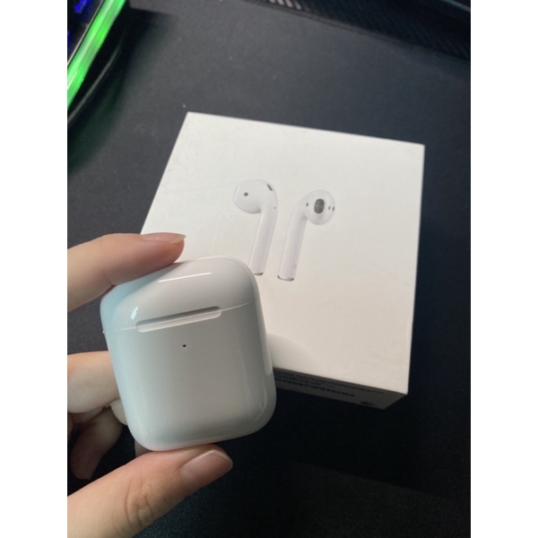 二手❗️AirPods 2 無線充電版 八成新