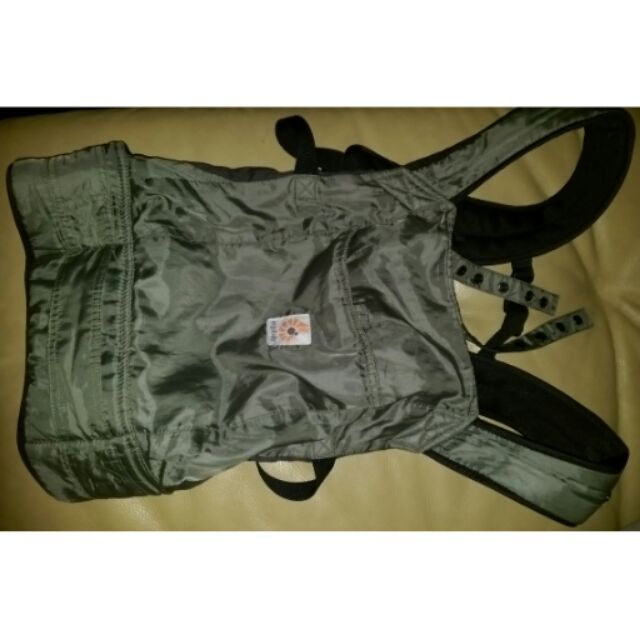 ergobaby stowaway