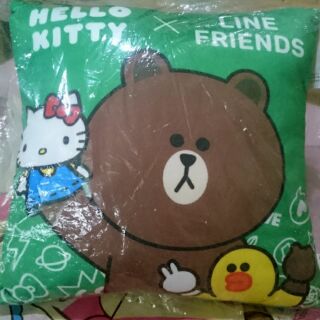 全新正版Hello Kitty X LINE FRIENDS 方形抱枕 熊大抱枕