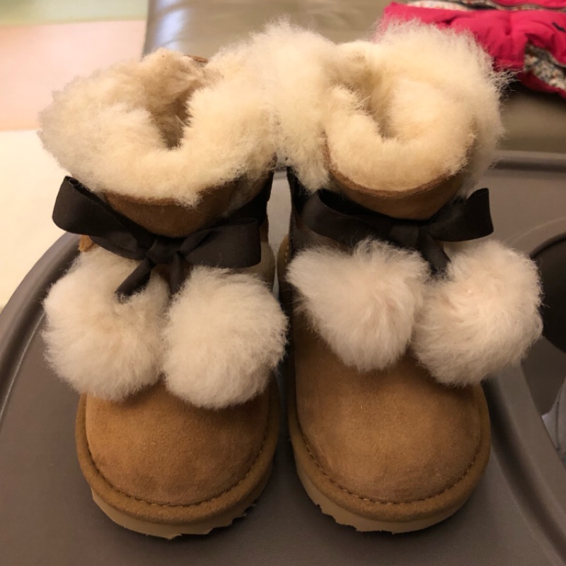 UGG 女童雪靴 已賣出兩雙$3600