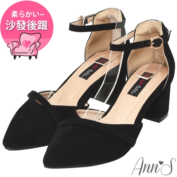 Ann’S柔美心動-絨面造型斜帶顯瘦繞踝粗跟尖頭鞋5.5cm-黑