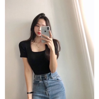 Winni shop韓國連線✈️正韓 方領素面短版短袖T 上衣 T恤 短袖上衣 短袖T恤 短版上衣 方領上衣 韓國代購