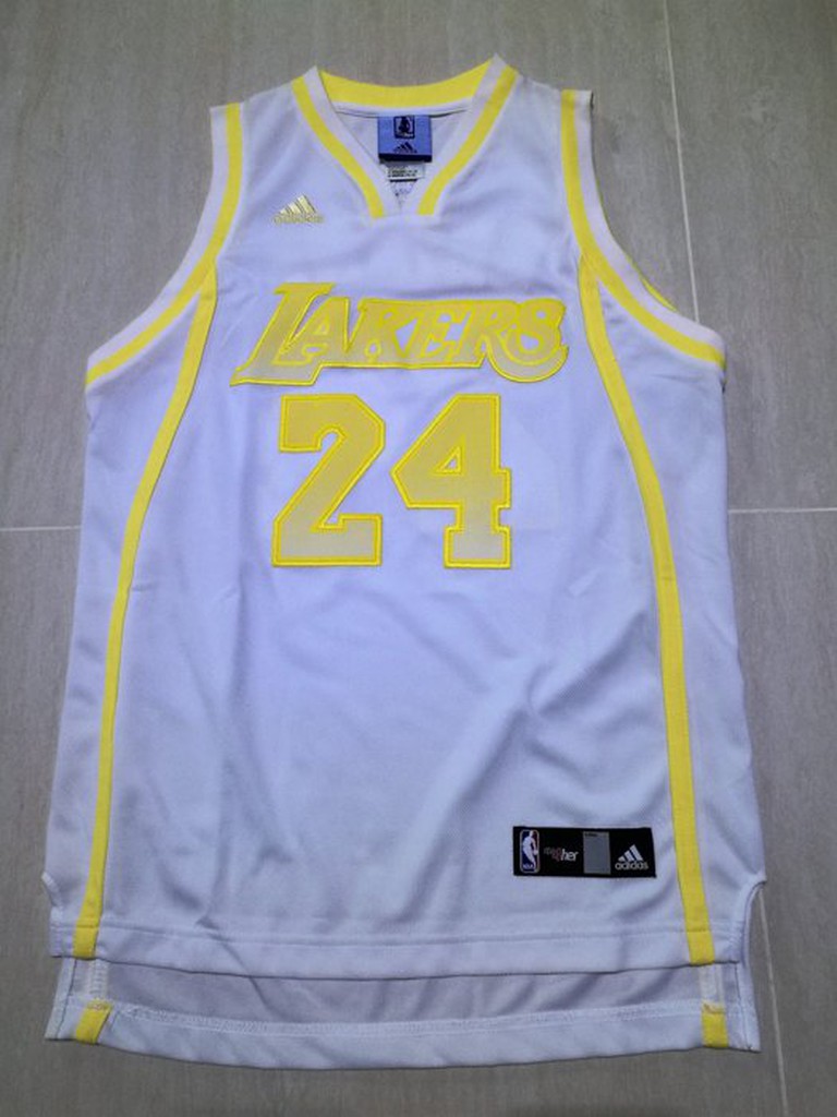 【售】全新 NBA 球衣 青年版 電繡 Los Angeles Lakers Kobe Bryant 4Her YM