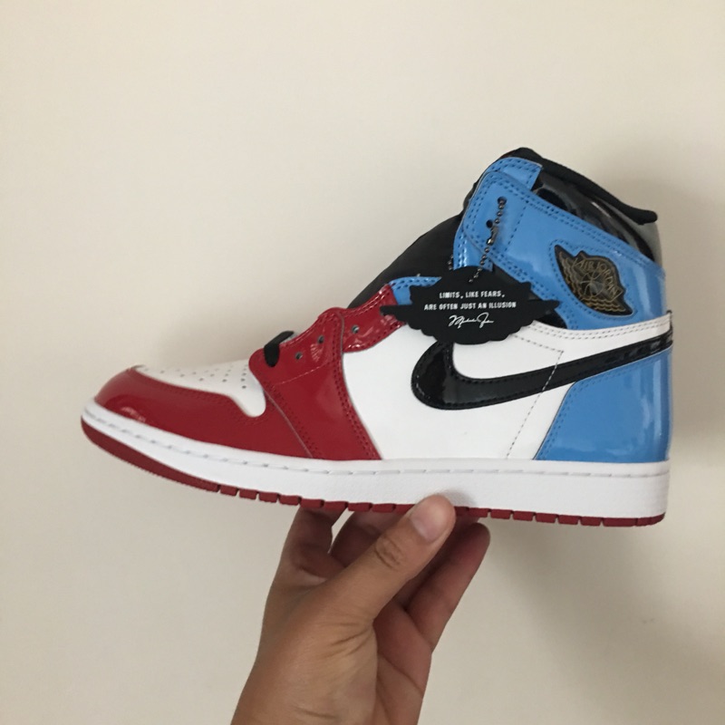 台灣公司貨 CK5666 100 AIR JORDAN 1 og FEARLESS 漆皮 警燈 chicago