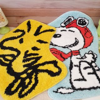 正版現貨🔆史努比造型絨毛防滑地墊 胡士託 造型地墊 peanuts 防滑地墊 玄關 浴室地墊 絨毛地毯 snoopy