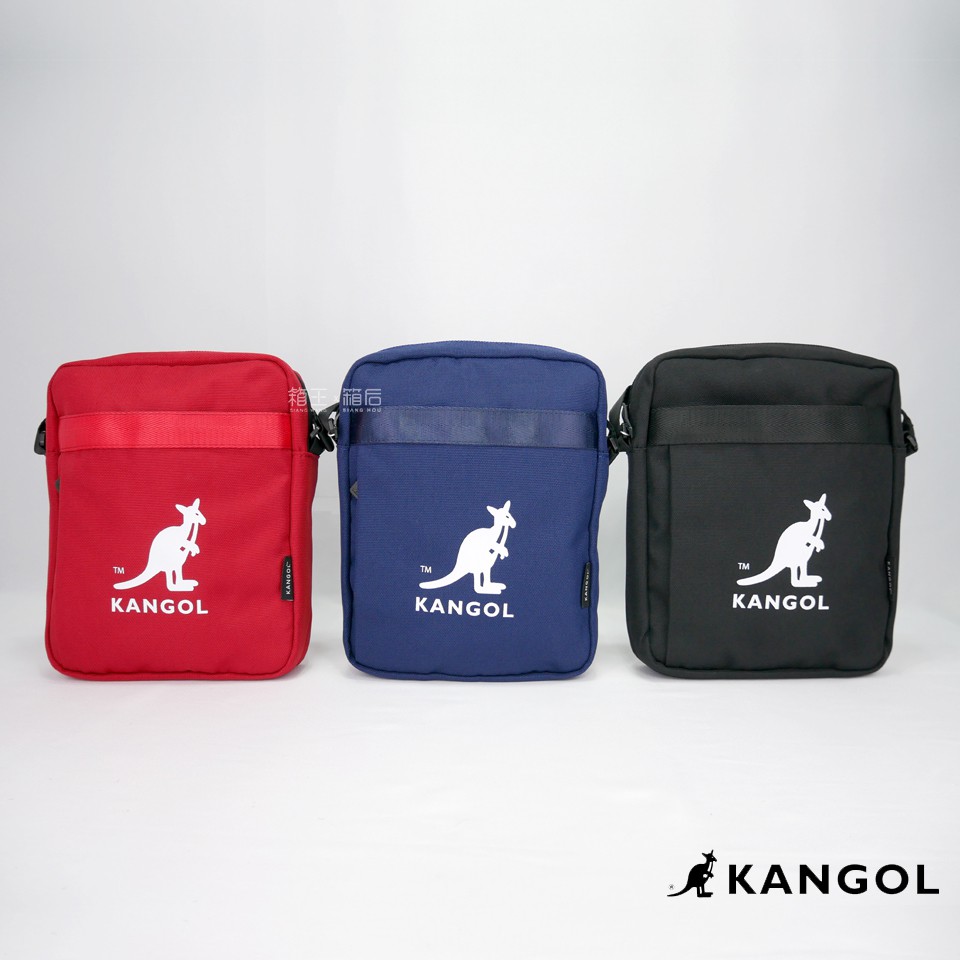 KANGOL 袋鼠 輕型大容量 側背包 斜背包 隨身小包 小方包 可放長夾 6055380280 (黑/藍/紅)