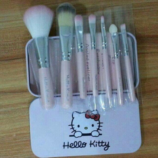 （現貨）原單Hello Kitty 化妝刷具組 ( 含鐵外盒 )