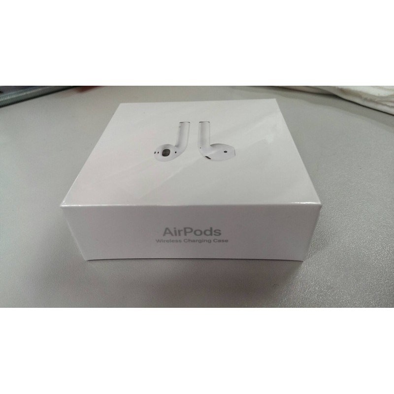 全新未拆封 2019款 蘋果無線耳機 AirPods / A2031 A2032 ，搭配充電盒 A1938