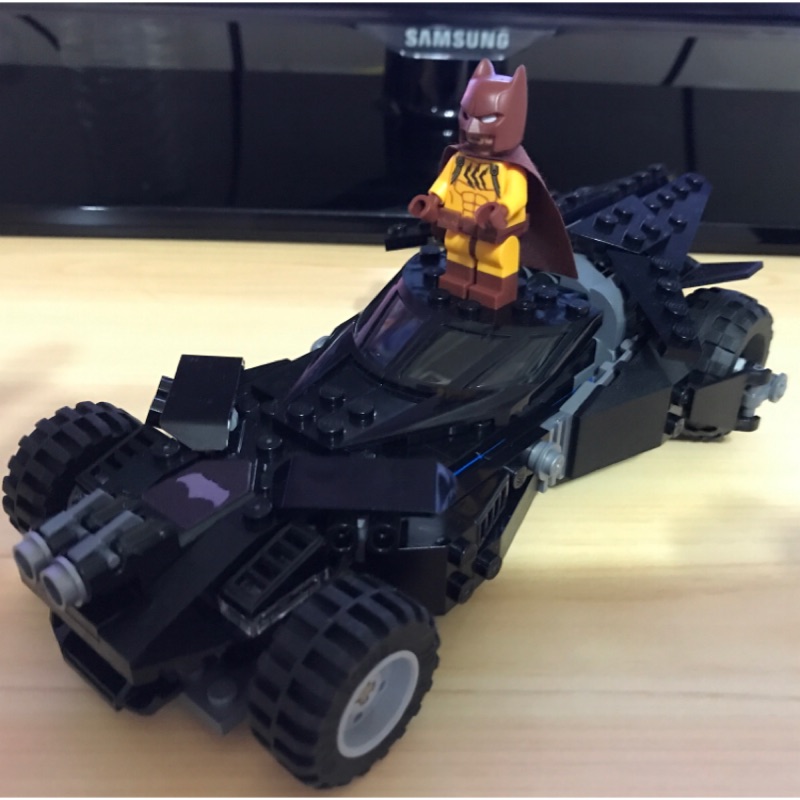 Lego 76045 蝙蝠車+蝙蝠俠