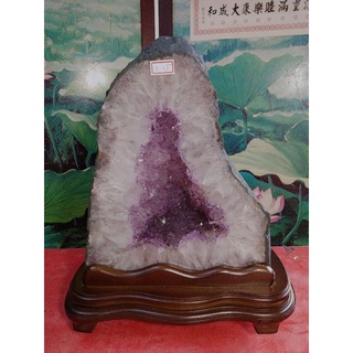 ~ 頂級天然紫水晶洞 10.05公斤 ((巴西紫水晶洞火光亮)) 藏風 納氣