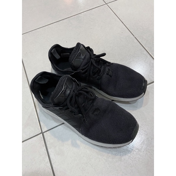 adidas黑色運動男鞋