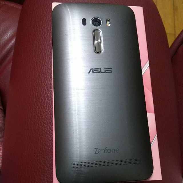 Zenfone Selfie 原廠手機背蓋九成新(加贈可更換電池)