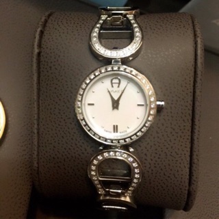 天使熊小鋪~義大利AIGNER艾格納水鑽女錶 LOGO不銹鋼錶 附金色鑰匙圈2014年購入 原價49900