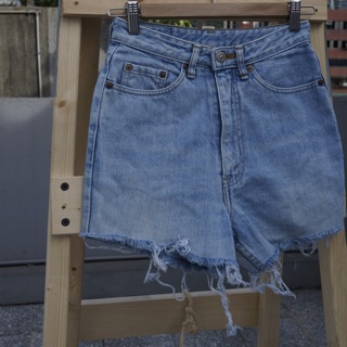 W26 日本製 1992年製 高腰 Levi's 寬版 高磅 淺色水洗 二手牛仔短褲 硬挺 寬鬆 男友短褲