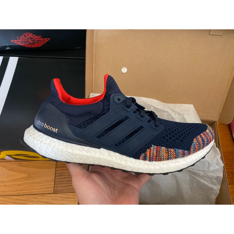 ADIDAS ULTRA BOOST 藍 彩虹 US9