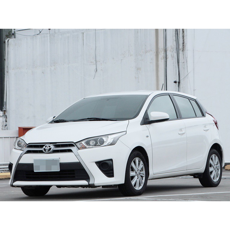 2015 Toyota Yaris 1.5 白 配合全額貸、找 錢超額貸 FB搜尋 : 『阿文の圓夢車坊』