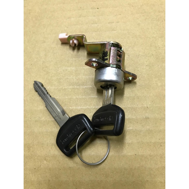 Tnsk Toyota Surf Zace 瑞獅1999年後箱車後箱鎖仁後蓋鎖仁後廂鎖仁箱型車 蝦皮購物