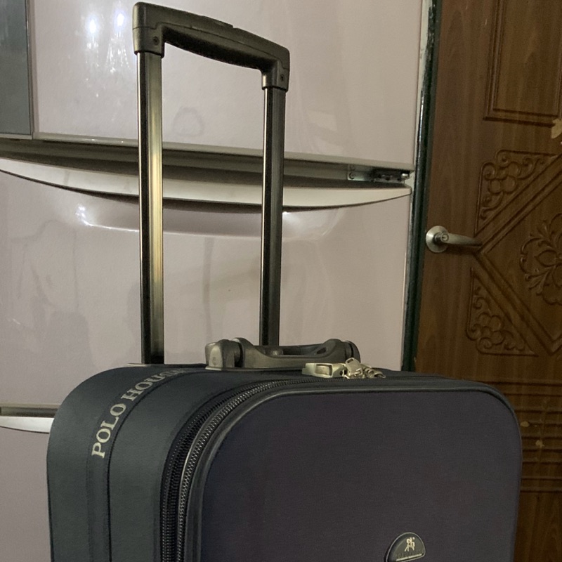 二手POLO HOUSE/27吋/可加大行李箱/旅行箱，功能正常，約八成新，只賣890元