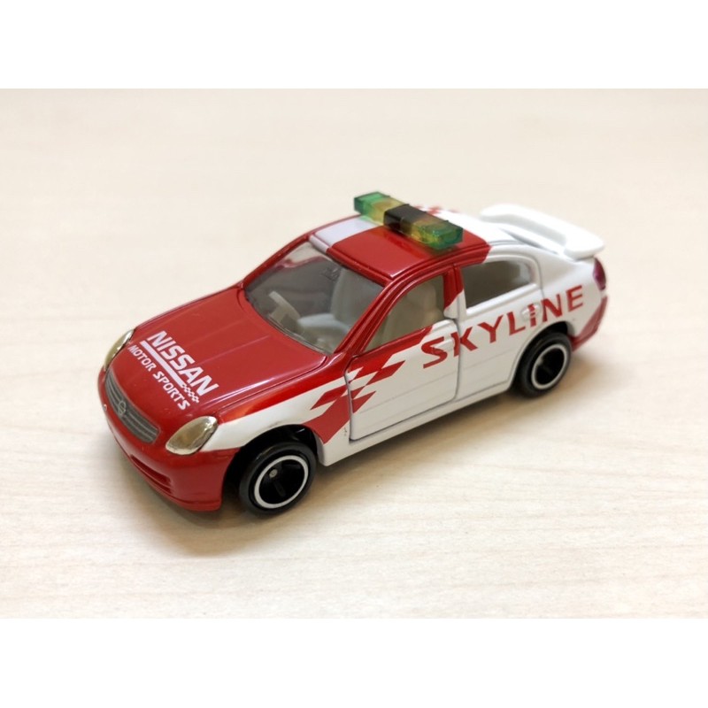 Tomica No. 23 Nissan Skyline Safety Car 舊藍標