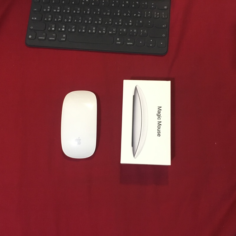 7成新 Apple Magic mouse 1代（裝電池) 無線滑鼠 多點觸控 滑鼠