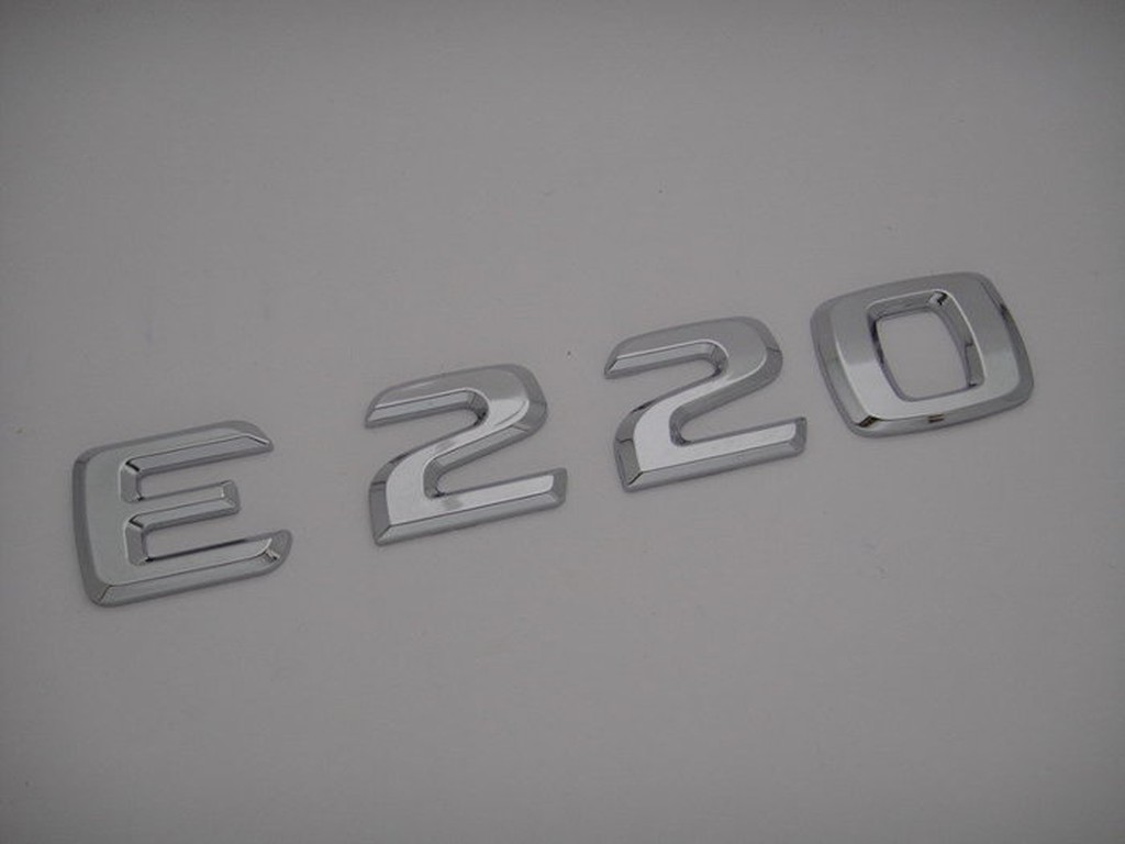 《※金螃蟹※》新款 Benz 賓士 奔馳 E Class W212 E220 E 220 後車箱蓋 字體 字標
