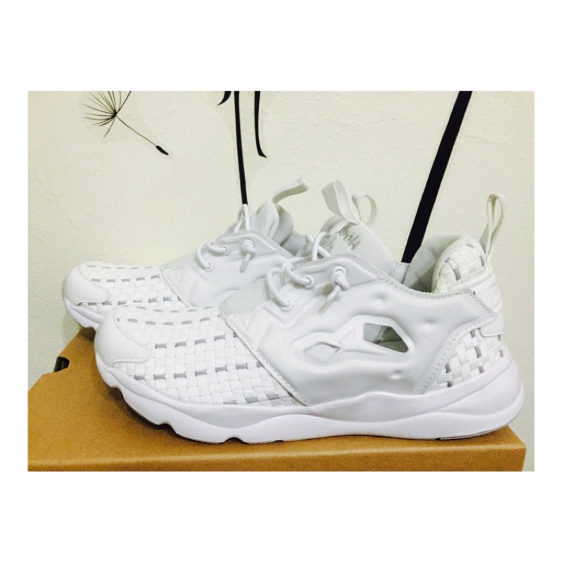 二手九成新*Reebok Furylite New Woven全白編織輕量女慢跑鞋