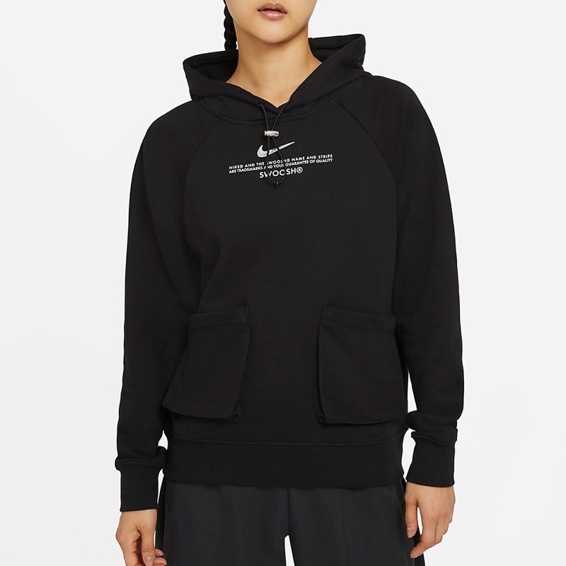 [Nike]Swoosh 女生運動連帽上衣 有口袋 黑 CZ8897010《曼哈頓運動休閒館》