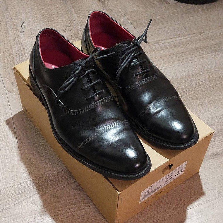 [二手] 精緻 牛津皮鞋 真皮 黑色 尖頭 紳士正裝 西裝皮鞋 男 EU41(只穿幾次) Oxfords